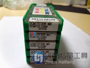 UE6110特点:
*由精细至nm单位的TiCN（氮碳化钛）层和结晶成长的生成的Al2O3（氧化铝）层构成的“纳米结构涂层”；
*通过平滑刀片外周刃，以稳定的磨合速度及高加工精度实现的“Black Super-even涂层”。